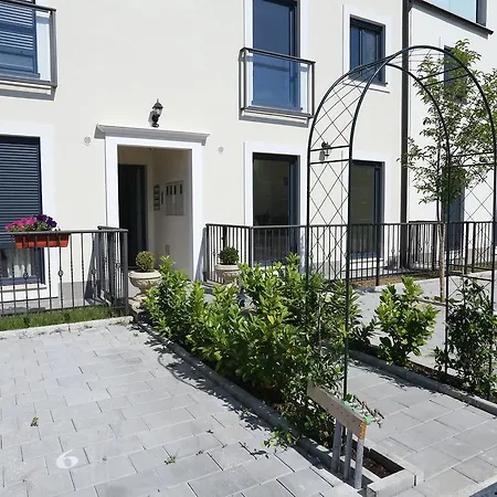 Parlov 2 Apartment Podstrana